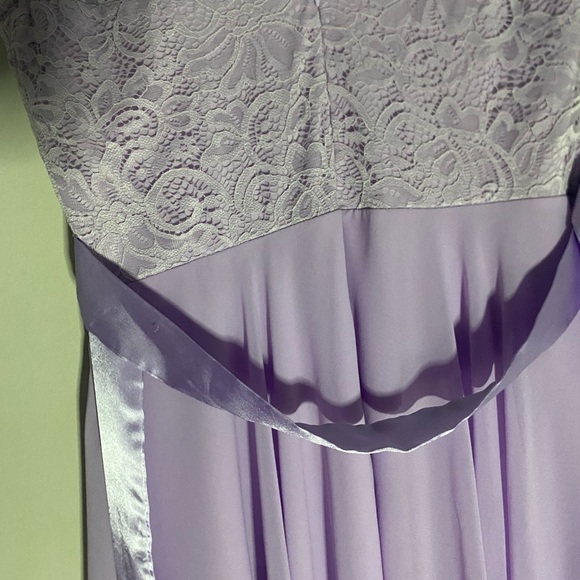 Elegant Lavender Lace Formal Dress - Picture 3 of 6